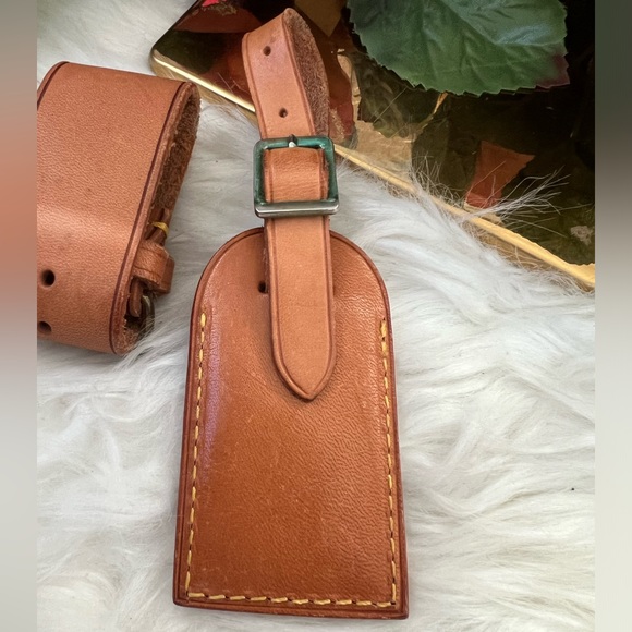 Louis Vuitton Luggage Tag Set in Vachetta Leather - Picture 3 of 7